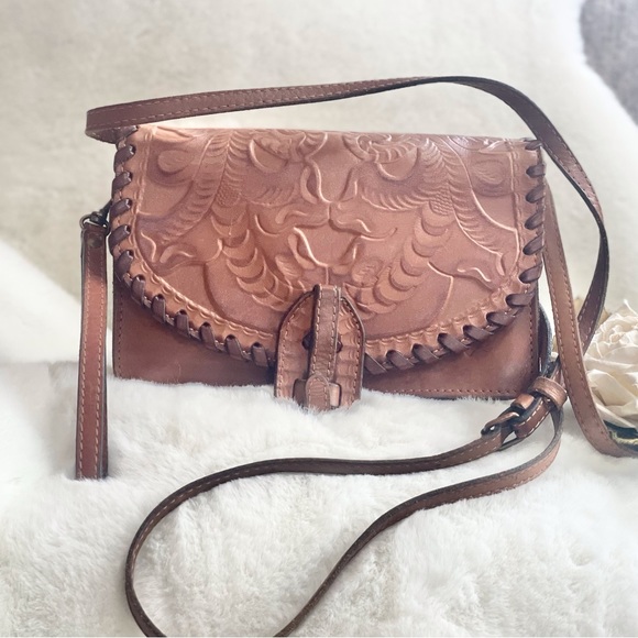 Great Condition PATRICIA NASH CROSSBODY Embossed Leather Detailing & 2 STRAPS - Picture 7 of 14